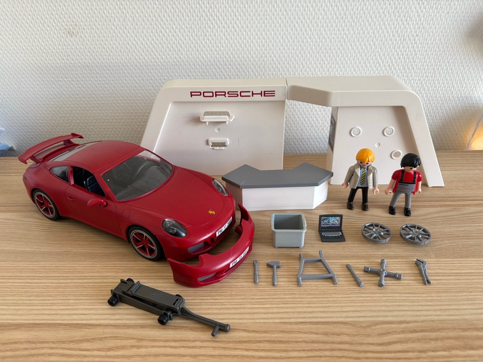 Playmobil Porsche 911 Carrera S Garage met Figuren, Kinderen en Baby's, Speelgoed | Playmobil, Ophalen of Verzenden, Zo goed als nieuw