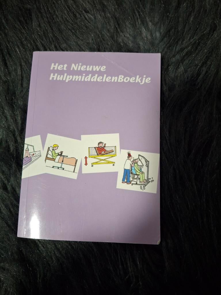 Het Nieuwe HulpmiddelenBoekje - Zorg en Hulpmiddelen, Ophalen of Verzenden, Gelezen, Onbekend