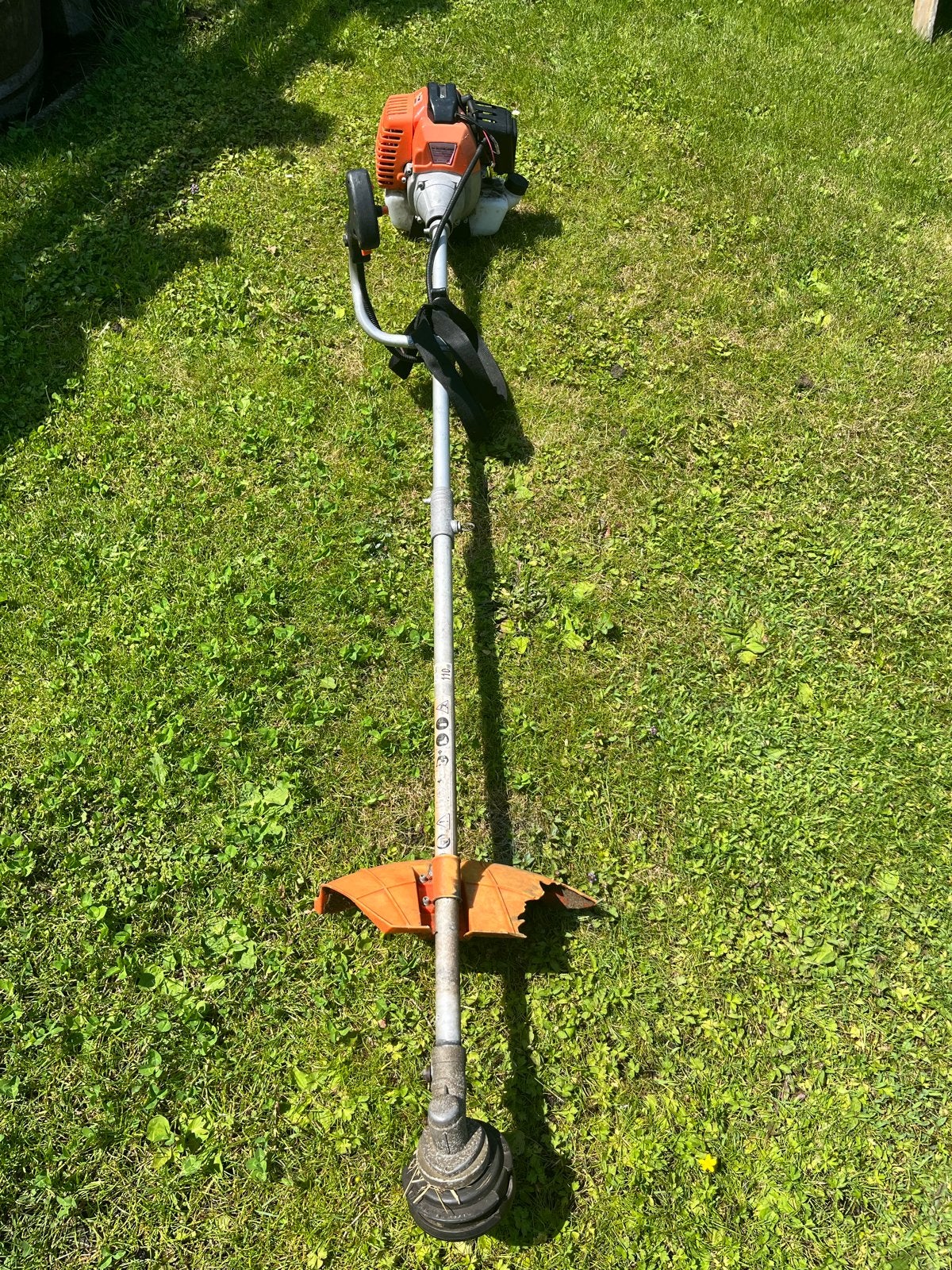 Benzine bosmaaier - krachtig en betrouwbaar, Tuin en Terras, Grastrimmers, Ophalen of Verzenden, Gebruikt, 30 tot 50 cm, Benzine