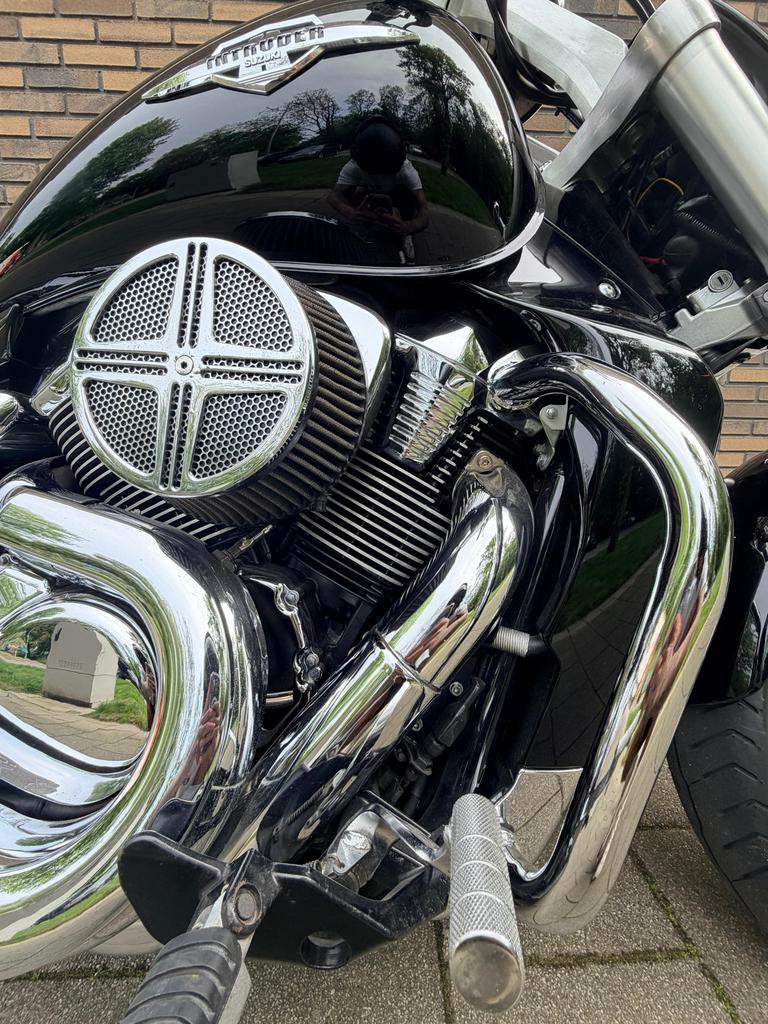 Suzuki VZR 1800R Intruder Black on Chrome, 2 cilinders, Gebruikt, Particulier, Meer dan 35 kW