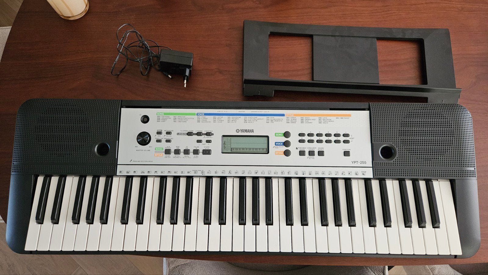 Yamaha YPT-255 keyboard met adapter en bladmuziekstandaard, Ophalen, 61 toetsen, Yamaha, Zo goed als nieuw