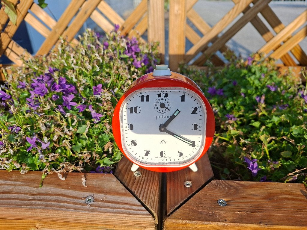 Leuke oude vintage wekker nog goed werkende, Ophalen of Verzenden, Gebruikt, Analoog