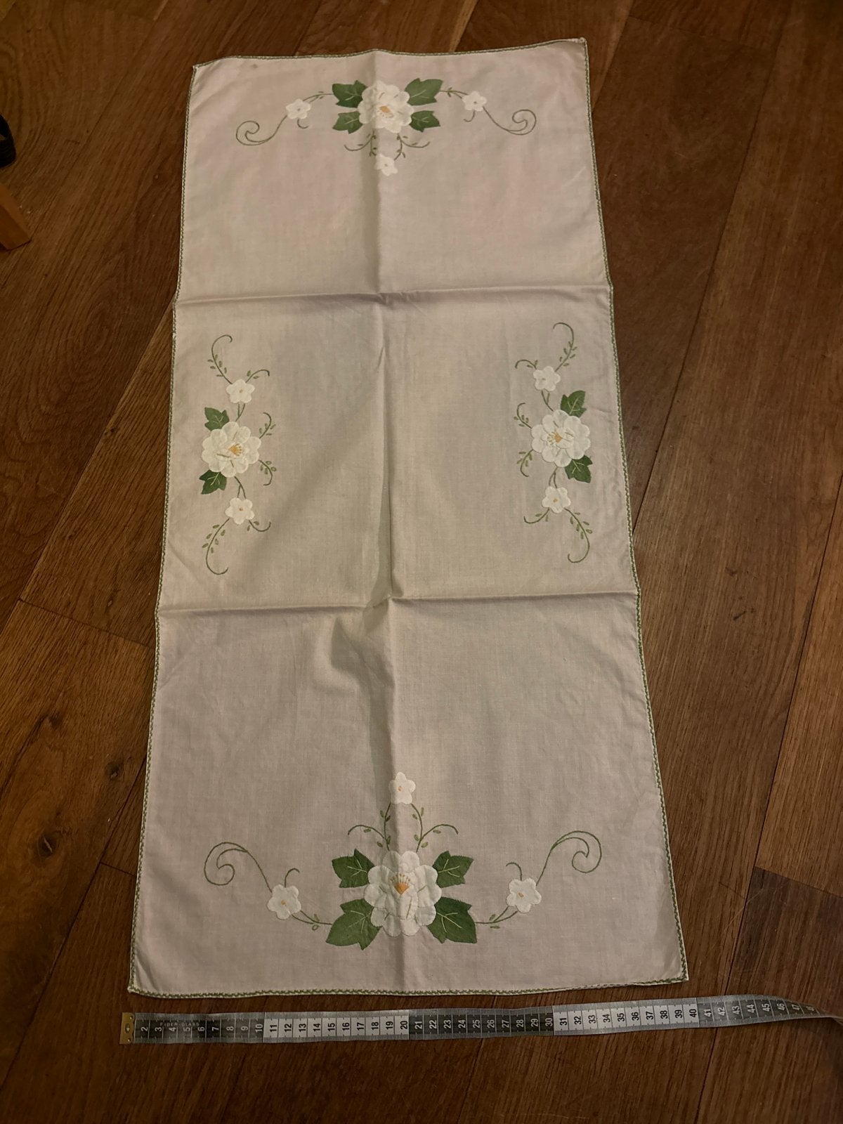 Katoenen Tafelloper met Geborduurde Bloemen - 85x40 cm, Huis en Inrichting, Ophalen, Gebruikt, Katoen, Tafelloper