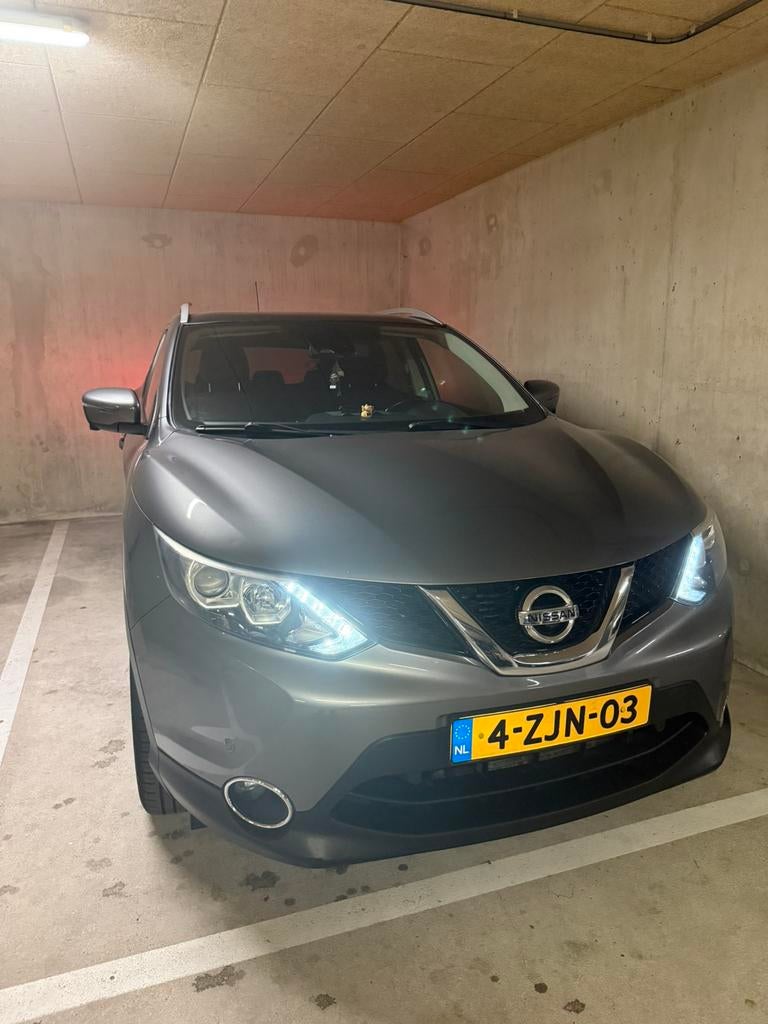 Nissan Qashqai 1.2 Dig-t 85KW 2WD CVT 2015 Grijs, Auto's, Automaat, 680 kg, 4 cilinders, Origineel Nederlands