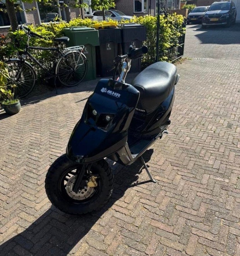 Yamaha Booster GEZOCHT, Fietsen en Brommers, Snorfietsen en Snorscooters, Zo goed als nieuw, Yamaha, Benzine, Ophalen