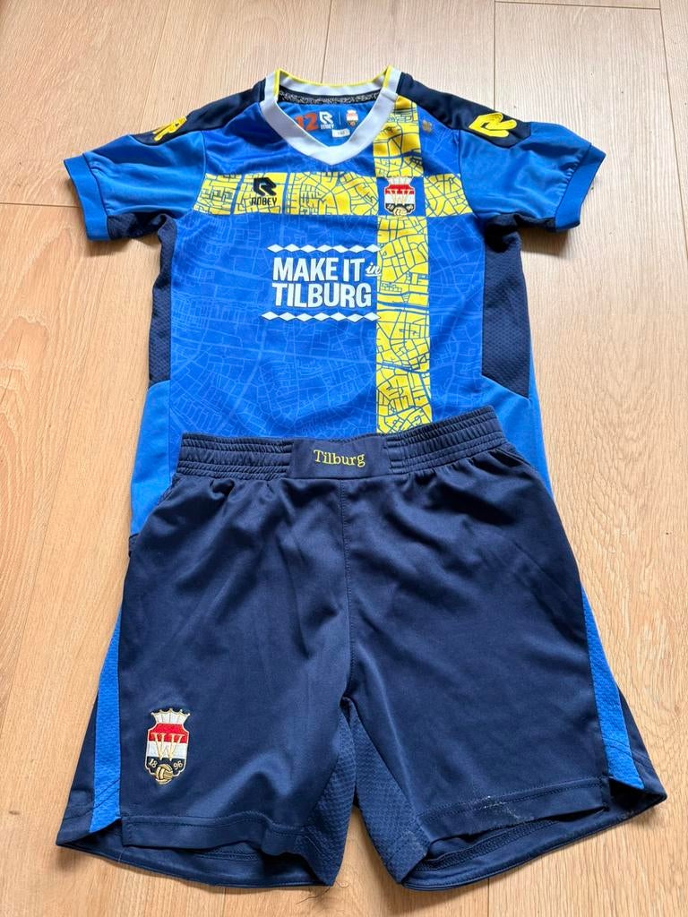Voetbalpakjes Willem II, Sport en Fitness, Maat XS of kleiner, Ophalen of Verzenden, Gebruikt, Shirt
