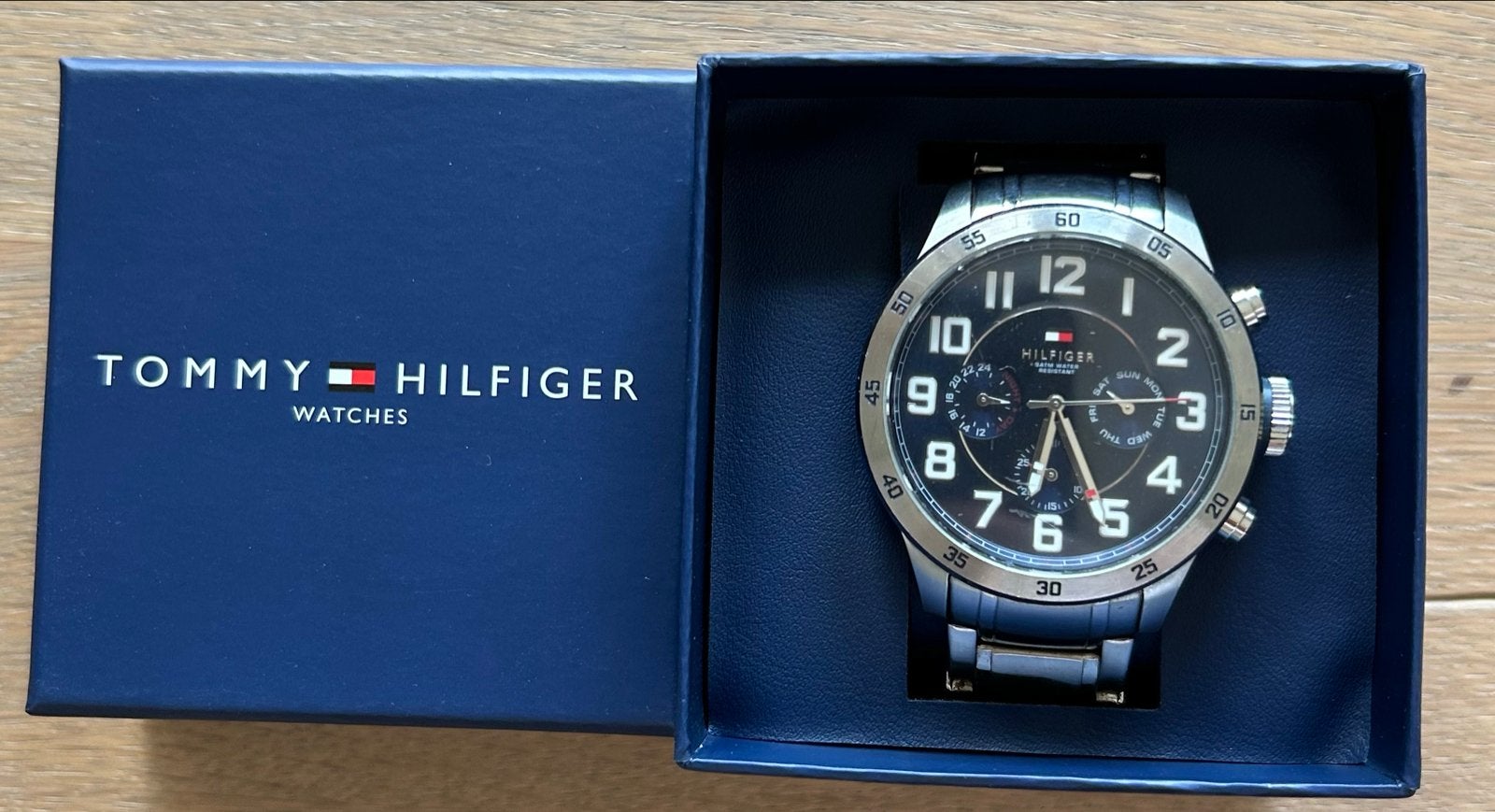 Tommy Hilfiger Herenhorloge - Zo goed als nieuw, Overige merken, Staal, Polshorloge, Ophalen of Verzenden