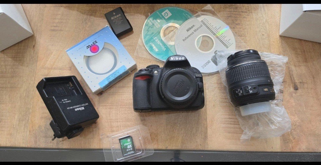 Nikon D3100 spiegelreflexcamera met 18-55mm VR lens, Spiegelreflex, Ophalen of Verzenden, 4 t/m 7 keer, Nikon