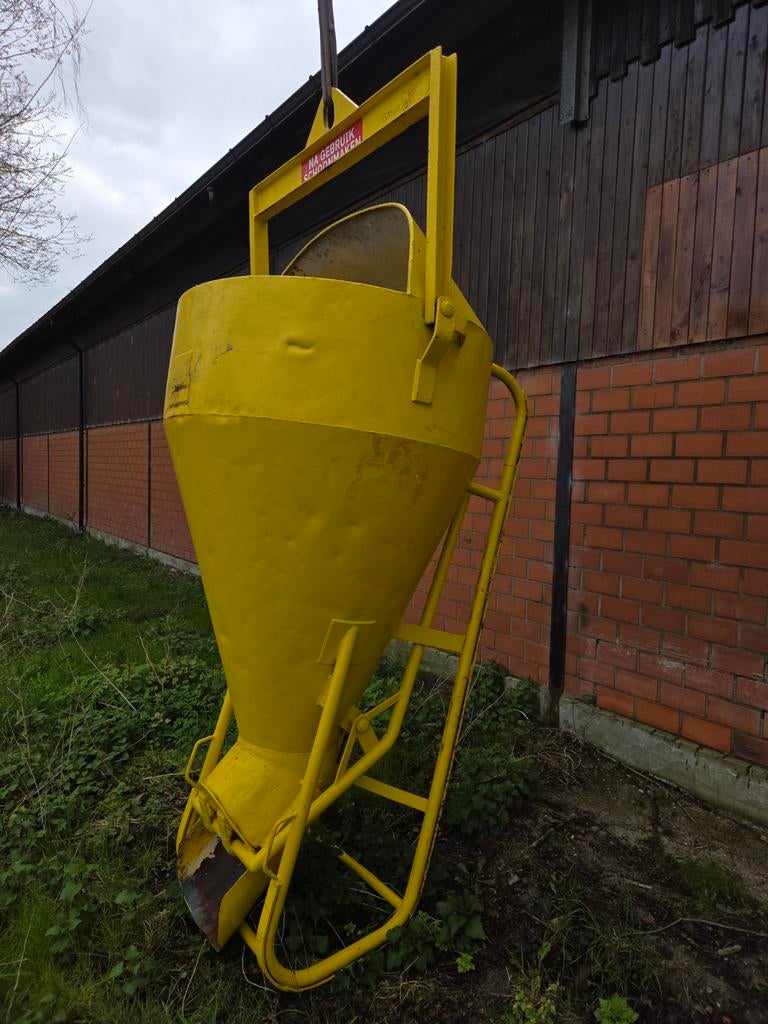 Beton kubel 750L, Ophalen, Gebruikt