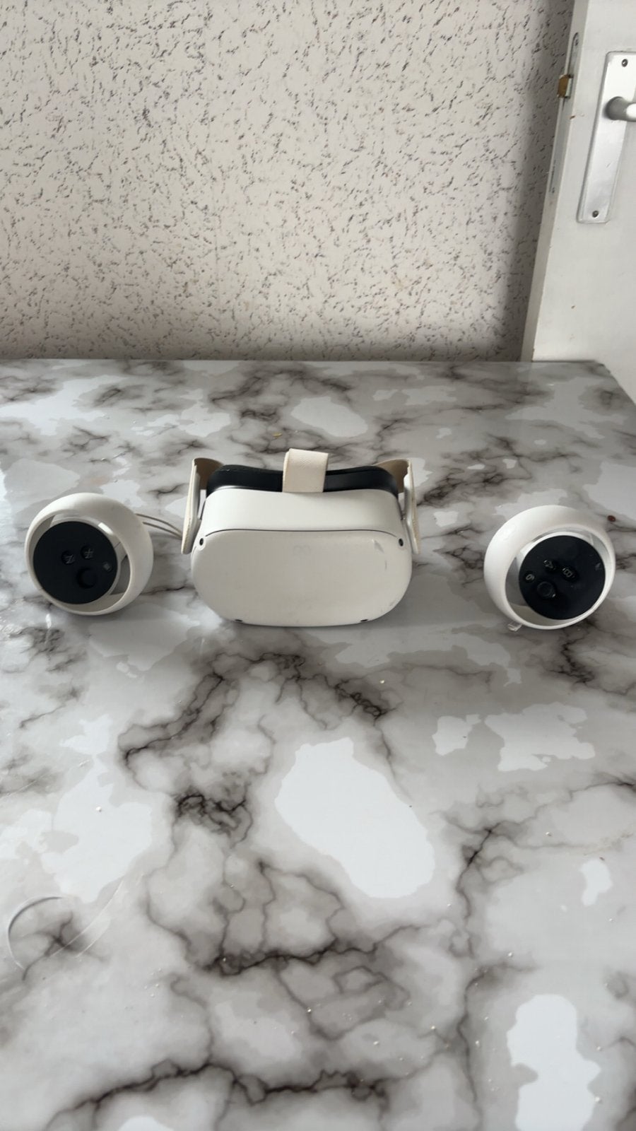 Oculus Quest 2 VR-bril met controllers, Ophalen of Verzenden, Zo goed als nieuw, VR-bril, Overige platformen