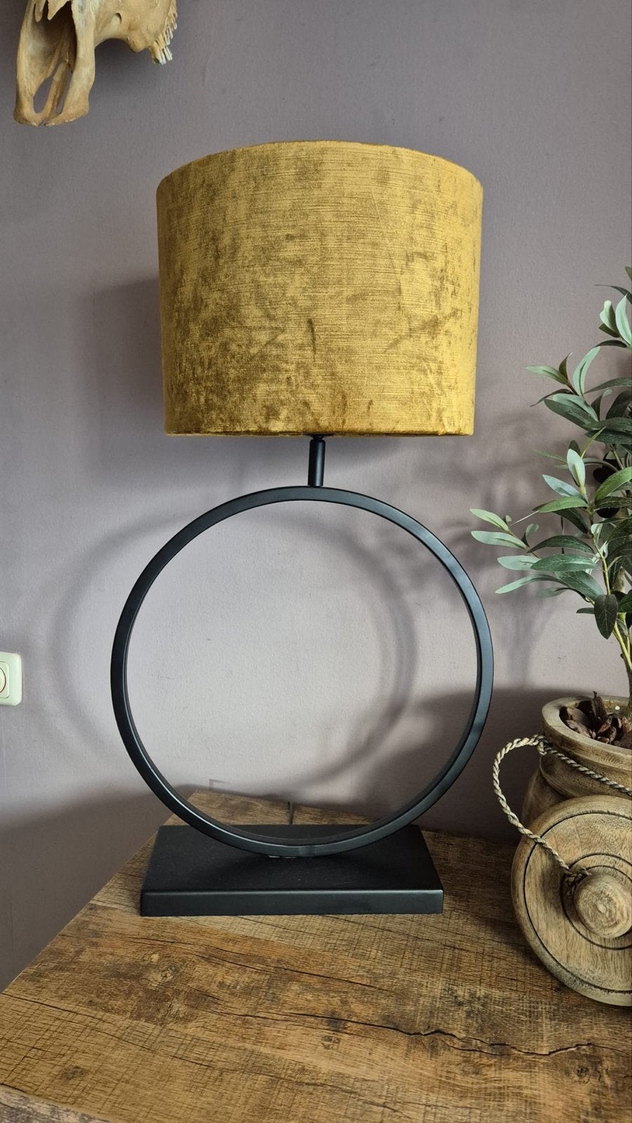 Moderne Tafellamp met Okergele Kap - 69 cm hoog, Huis en Inrichting, Ophalen, Geel, Met kap, Metaal