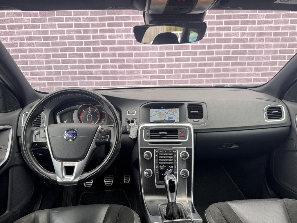 Volvo V60 2.0 D3 Nordic+ Sport | R-Design | Xenon | Trekhaak, Auto's, Volvo, 12 maanden, Gebruikt, Euro 6, 4 cilinders
