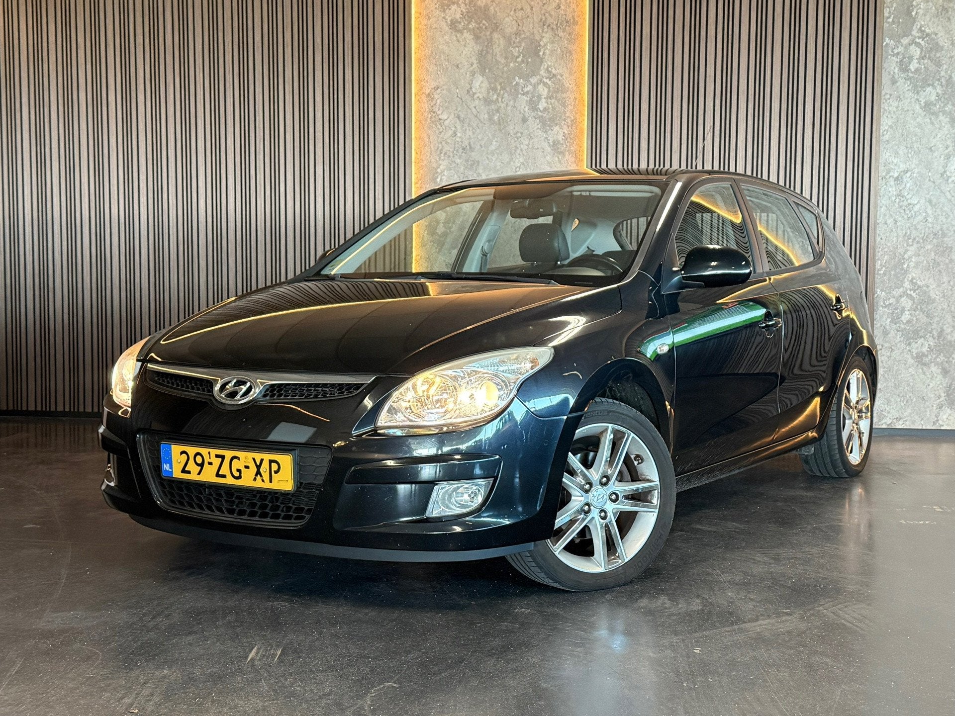 Hyundai I30 i30 2.0i i-Catcher Leder | Navi | Cruise | Stoel, Voorwielaandrijving, Gebruikt, Zwart, Zwart
