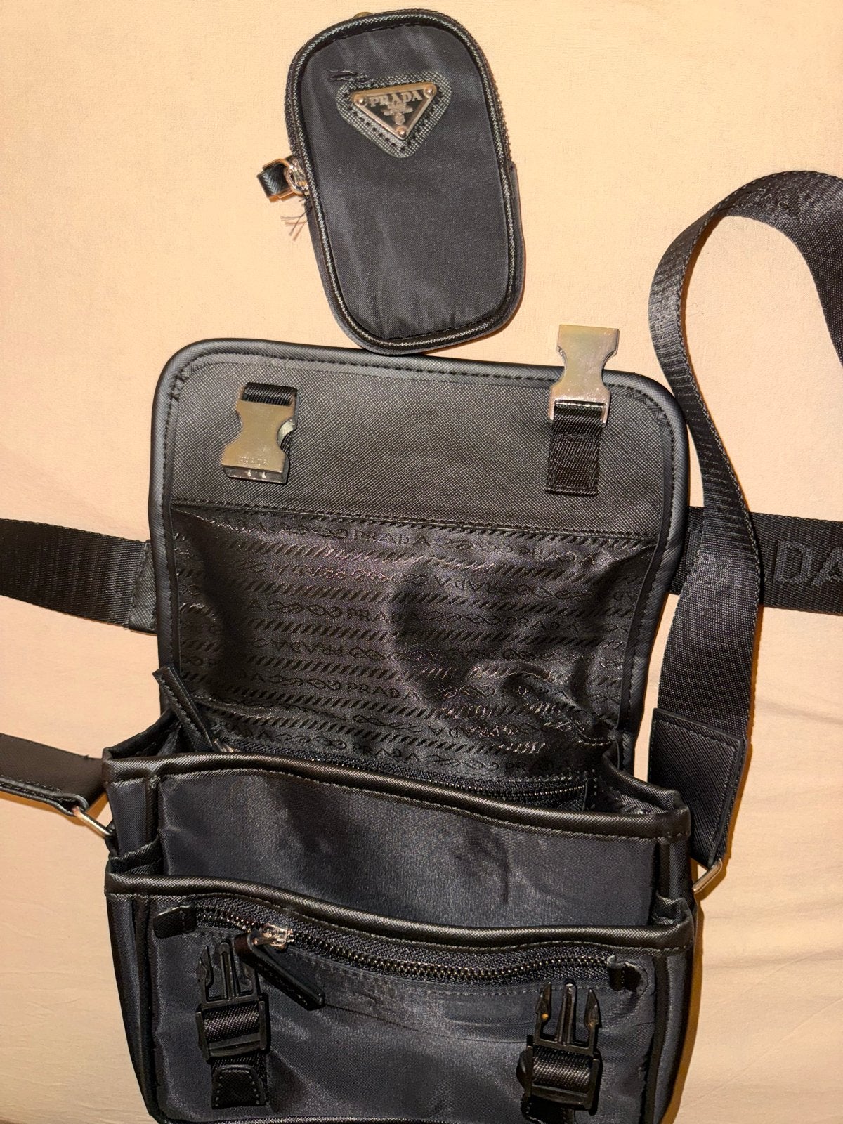 Prada Crossbody Tas met Afneembaar Zakje - Zwart, Sieraden, Tassen en Uiterlijk, Tassen | Schoudertassen, Ophalen of Verzenden