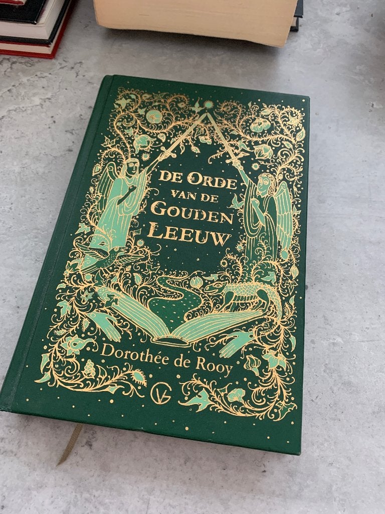 De Orde van de Gouden Leeuw - Dorothée de Rooy, Gelezen, Ophalen of Verzenden, Fictie, Dorothée de Rooy