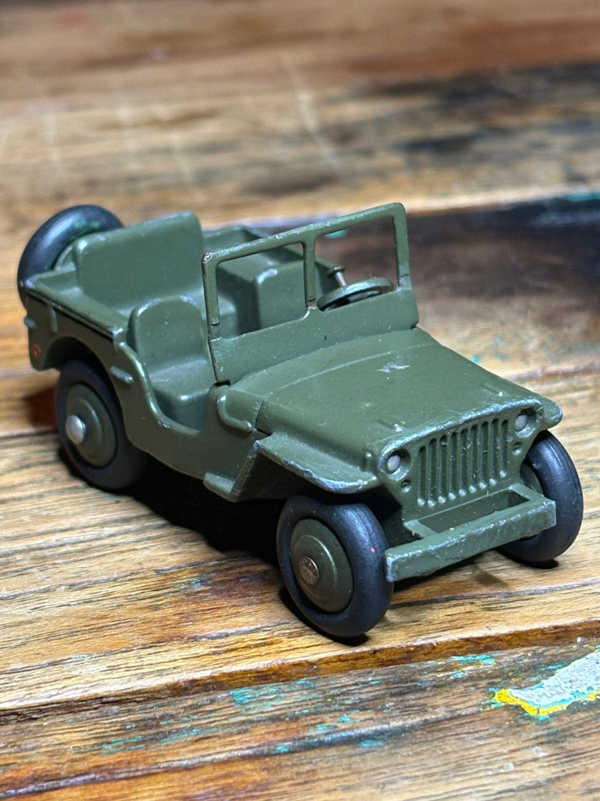 Dinky Toys 80B Hotchkiss-Willys Jeep uit circa 1957–1958., Ophalen of Verzenden, Zo goed als nieuw, Auto, Dinky Toys