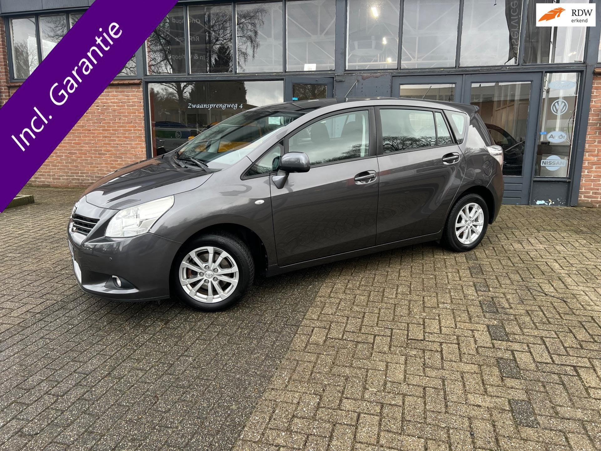 Toyota Verso 1.6 VVT-i Business, Navi, Pano, Trekhaak, Auto's, Voorwielaandrijving, Gebruikt, Zwart, 4 cilinders
