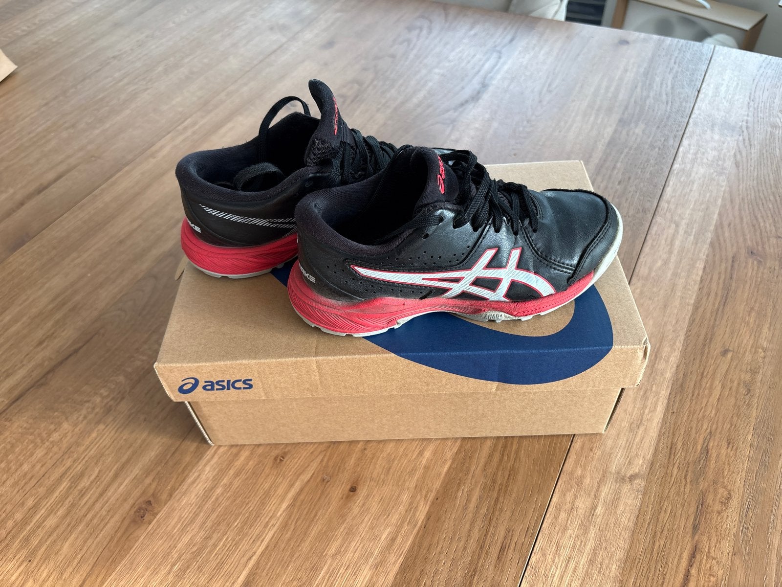 Asics kunstgrasschoenen maat 32,5, Ophalen of Verzenden, Gebruikt, Schoenen