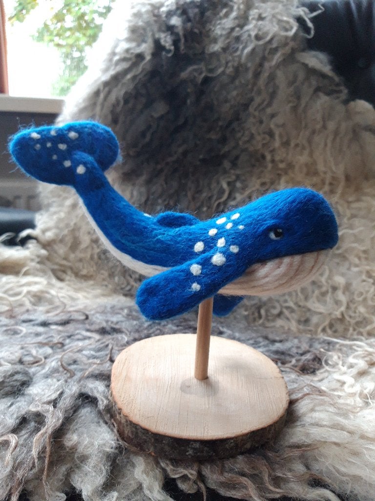 Genaaldvilte walvis, schapenwol, naaldvilten., Hobby en Vrije tijd, Ophalen of Verzenden, Nieuw, Figuurtje(s), Wolvilt