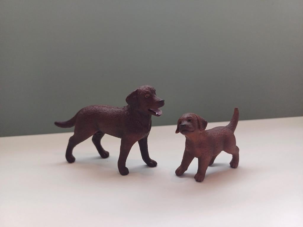 Schleich Labrador Retriever Teef en Puppy Set (13834, 1835), Verzamelen, Dierenverzamelingen, Ophalen of Verzenden, Zo goed als nieuw