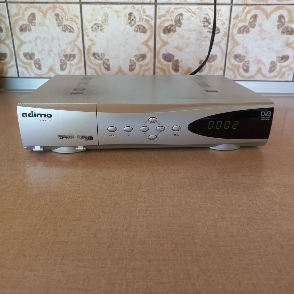 Adimo DVB Digitale Video Broadcasting ontvanger, Ophalen of Verzenden, Gebruikt, Decoder