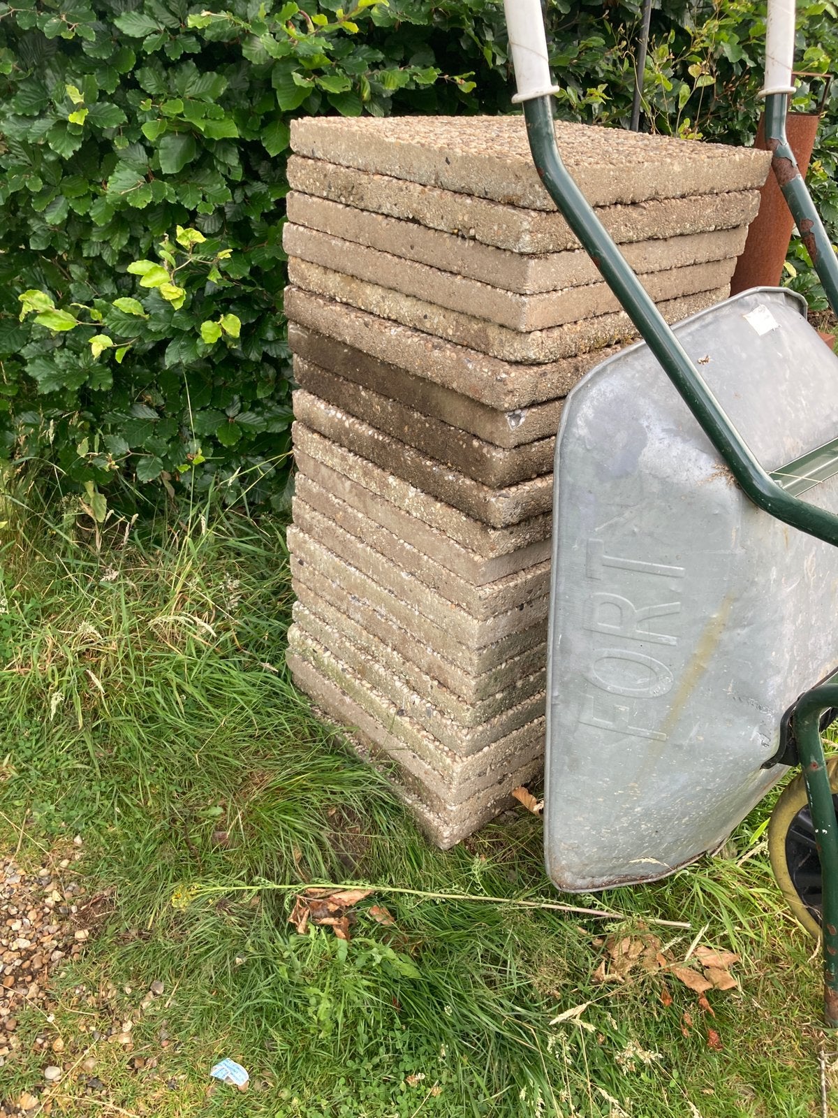 GRATIS Stoeptegels 50x50, 22st, Ophalen, Zo goed als nieuw, Beton, Terrastegels