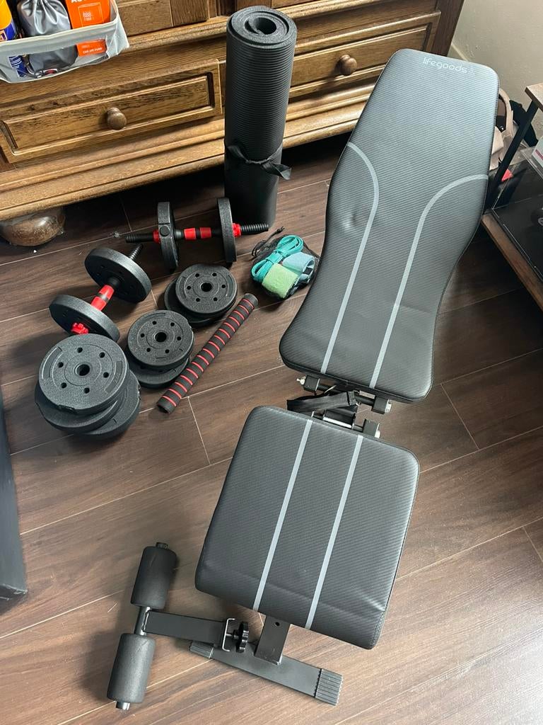 Treadmill, bank, dumbbells, loopbands – home gym, Sport en Fitness, Fitnessmaterialen, Ophalen, Zo goed als nieuw, Borst, Fitnessbank