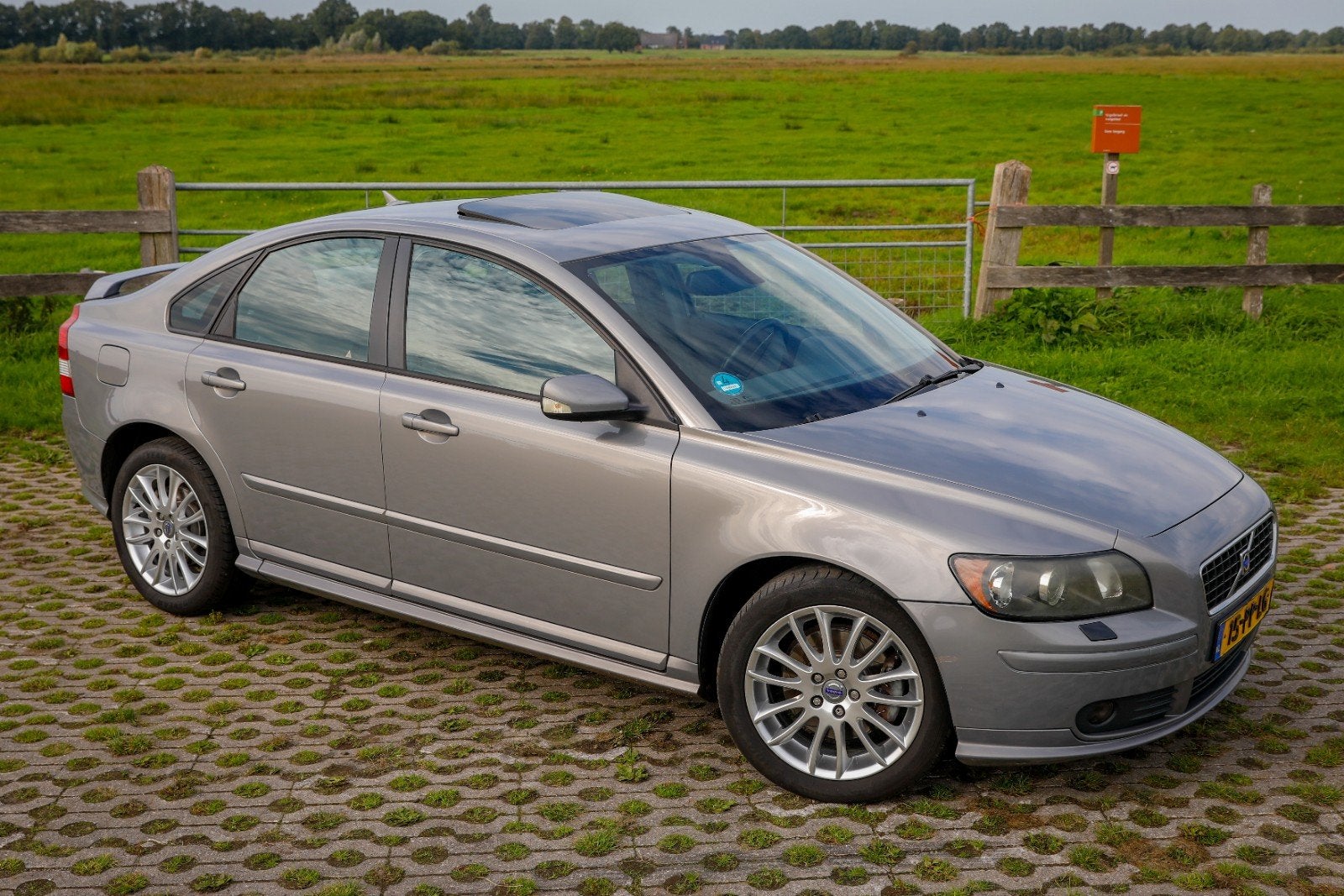 Unieke Volvo S40 2.4i 170 PK Automaat | Spoilerpakket | Schu, Auto's, 1357 kg, 700 kg, 2435 cc, Particulier