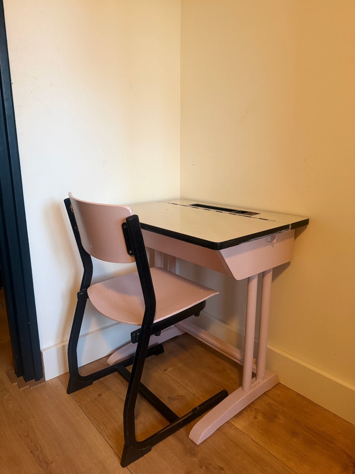Meiden bureau met stoel, Roze kinderbureau, Ophalen, Opbergruimte, Gebruikt, Roze