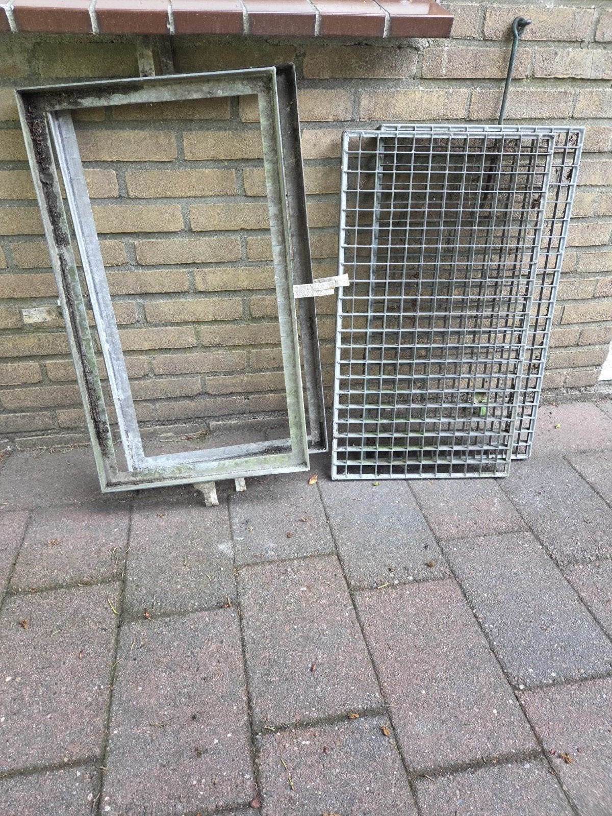 Metalen rooster met frame, Doe-het-zelf en Verbouw, Overige Doe-het-zelf en Verbouw, Ophalen, Gebruikt