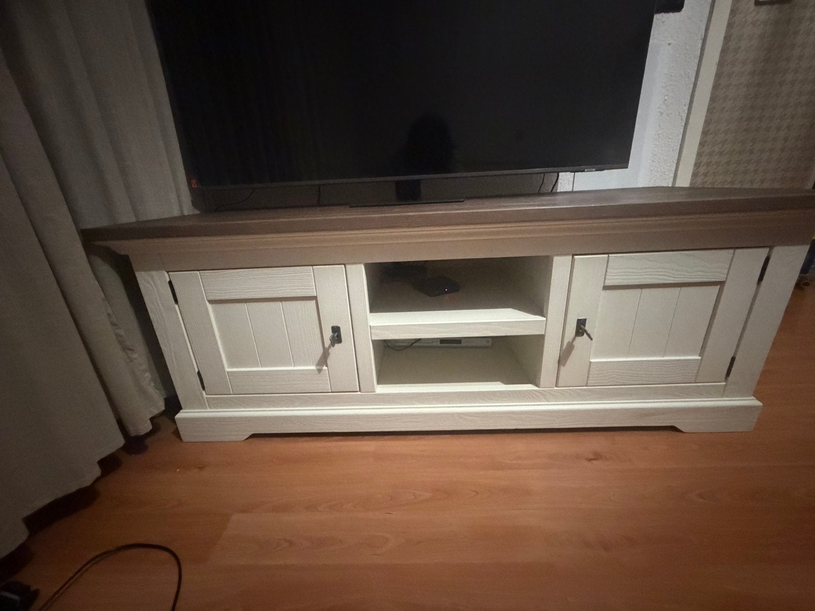 Gratis Tv meubel, Ophalen