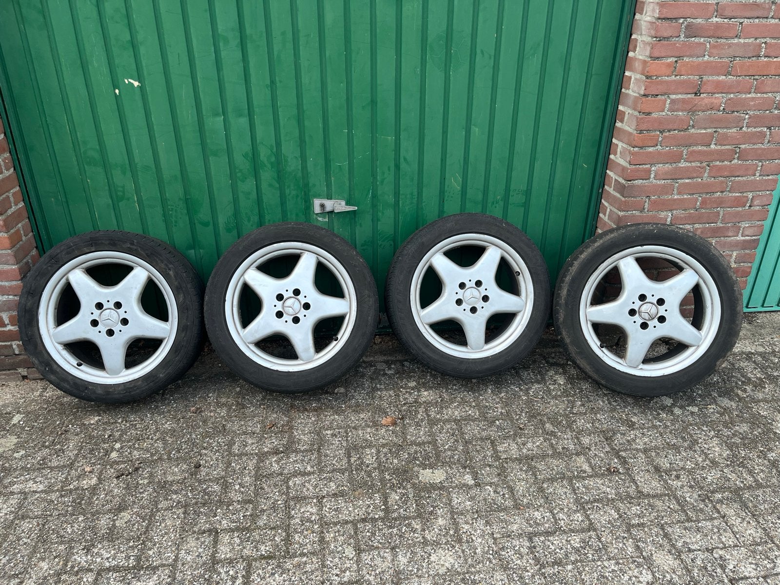 Mercedes-Benz Velgen met Zomerbanden 245/45 R18, Auto-onderdelen, Banden en Velgen, 18 inch, Banden en Velgen, Ophalen of Verzenden