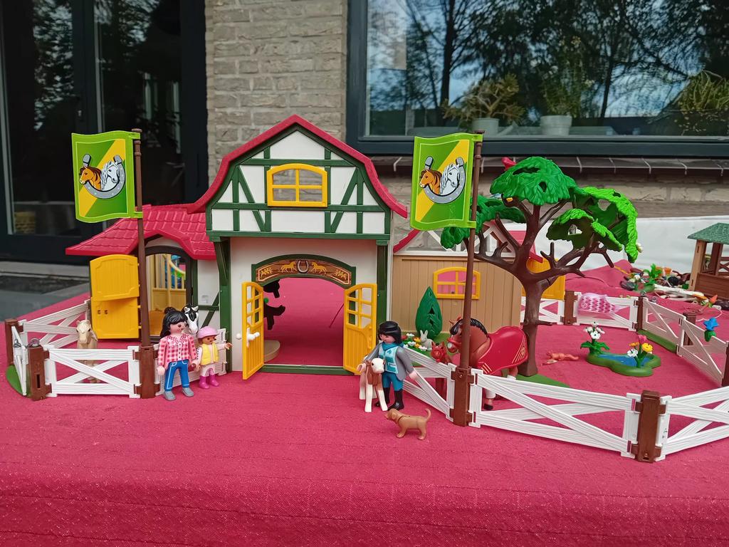 Playmobil 6926 paardrijclub manege, Ophalen, Zo goed als nieuw