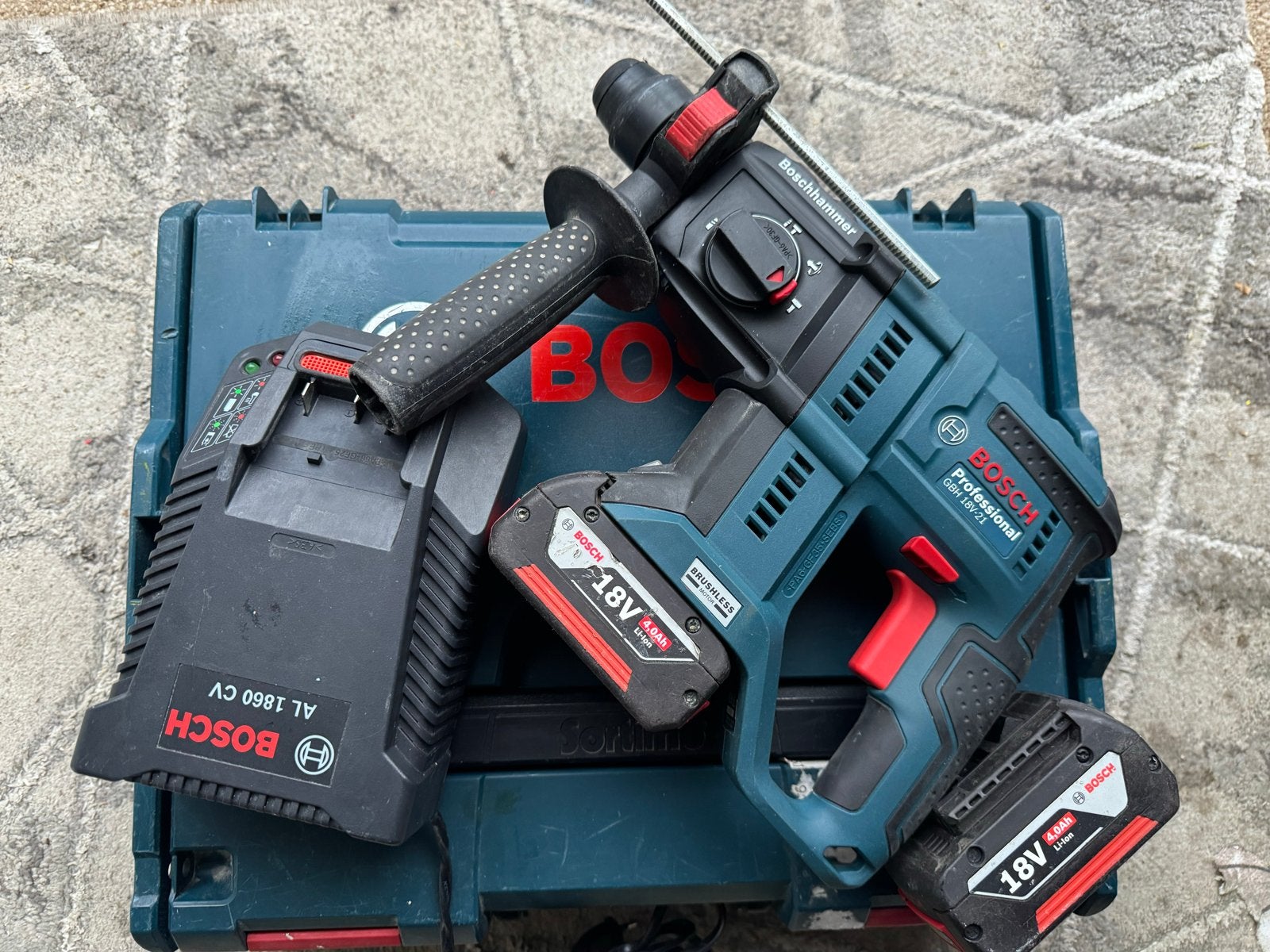 Bosch Professional GBH 18V-21 Accu Boorhamer met 2x 4.0Ah, 600 watt of meer, Boor- en/of Breekhamer, Ophalen of Verzenden, Zo goed als nieuw