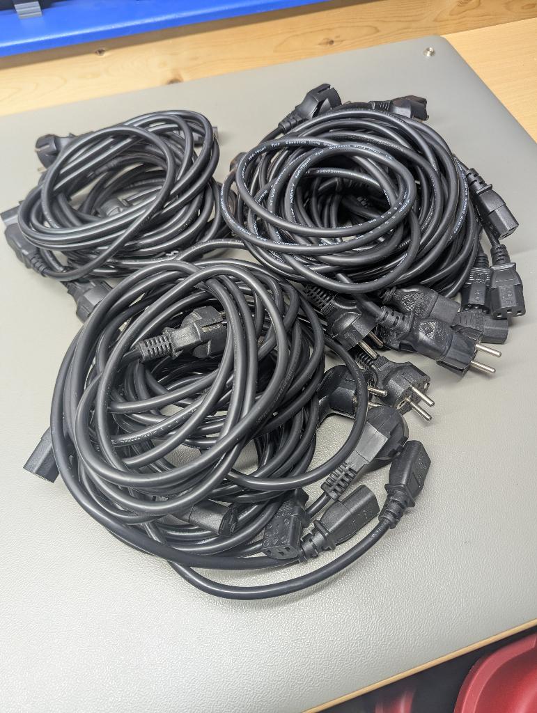 20 stuks C13 (computer)stekkers, Ophalen, Gebruikt