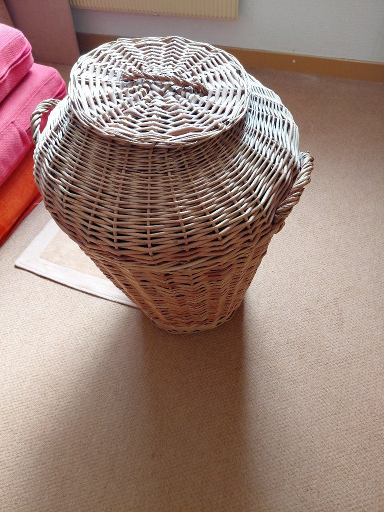 Grote riete mand met deksel, Huis en Inrichting, Ophalen, Gebruikt, Mand, Riet