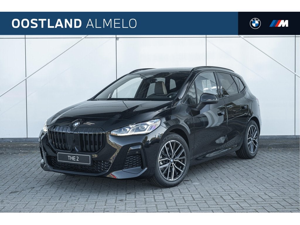 BMW 2 Serie Active Tourer 220i M Sport Automaat / Panoramada, Stoelverwarming, 156 pk, Zwart, Leder