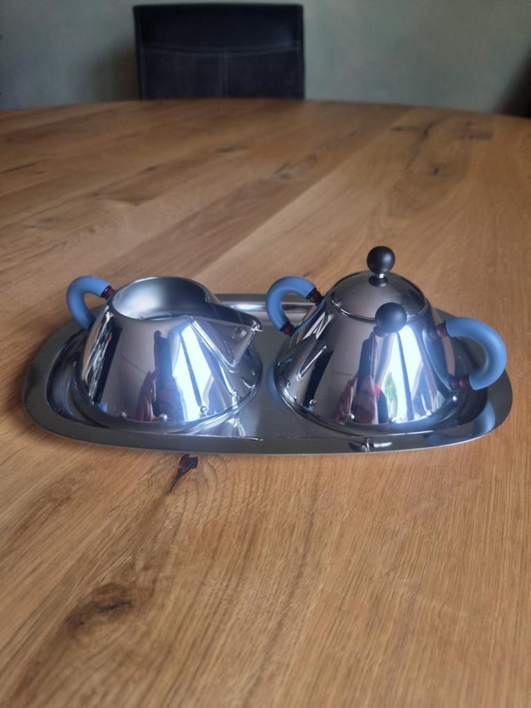 Alessi Michael Graves suiker- en melkset op dienblad, Overige materialen, Overige typen, Ophalen of Verzenden, Zo goed als nieuw