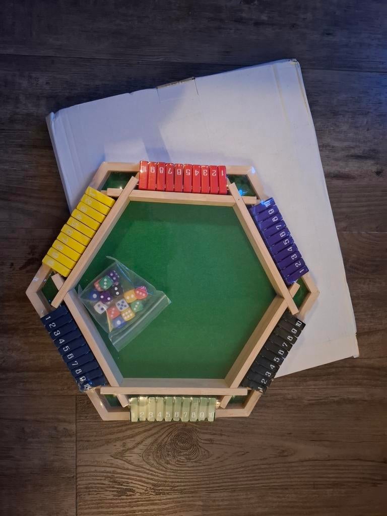 Shut The Box Kleur - 6 Spelers Dobbelspel Rekenspel NIEUW, Hobby en Vrije tijd, Gezelschapsspellen | Overige, Vijf spelers of meer