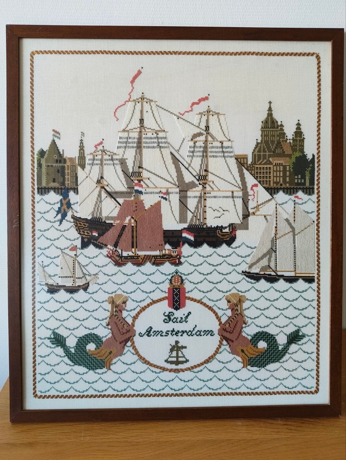 Ingelijst borduurwerk Sail Amsterdam - ca. 48x52 cm, Hobby en Vrije tijd, Borduren en Borduurmachines, Zo goed als nieuw, Overige typen