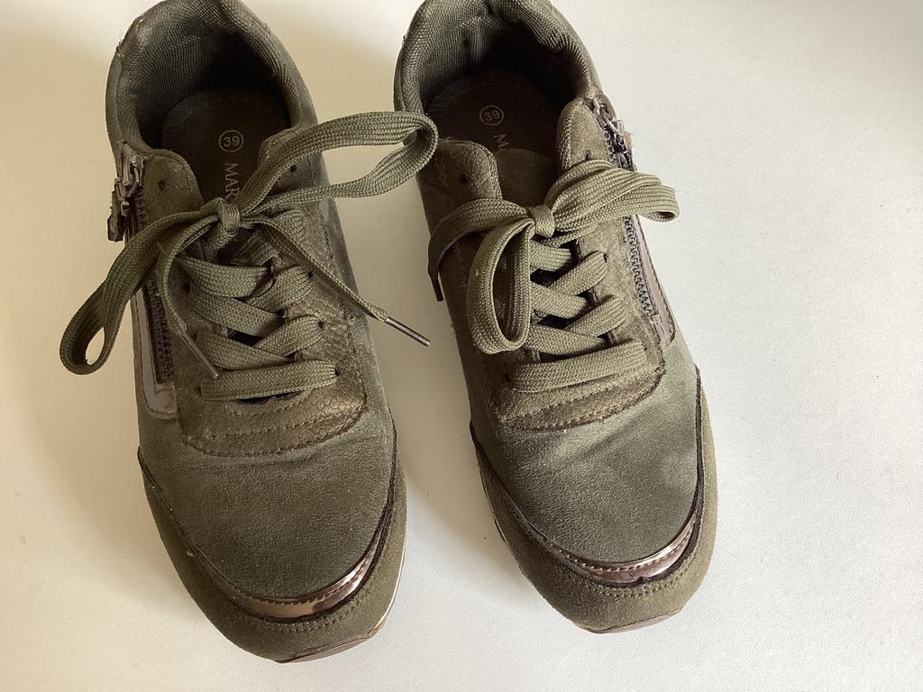 Dames schoenen maat 39, Kleding | Dames, Ophalen of Verzenden, Zo goed als nieuw, Zwart, Sneakers of Gympen