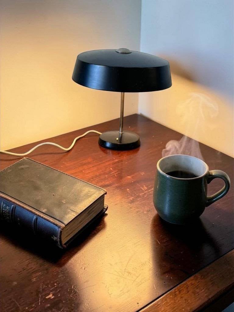 vintage zwarte tafellamp /  bureaulamp VEB Narva, Ophalen