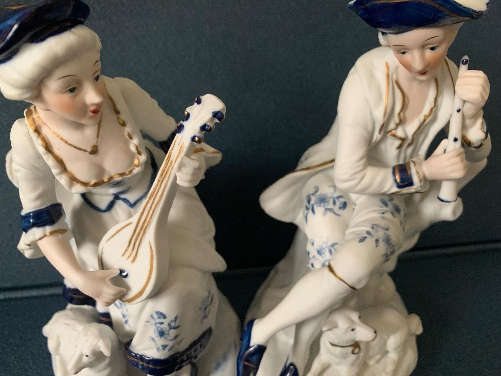 2 exclusieve porseleinen Victoriaanse beelden, Verzamelen, Beelden en Beeldjes, Ophalen of Verzenden, Zo goed als nieuw, Mens