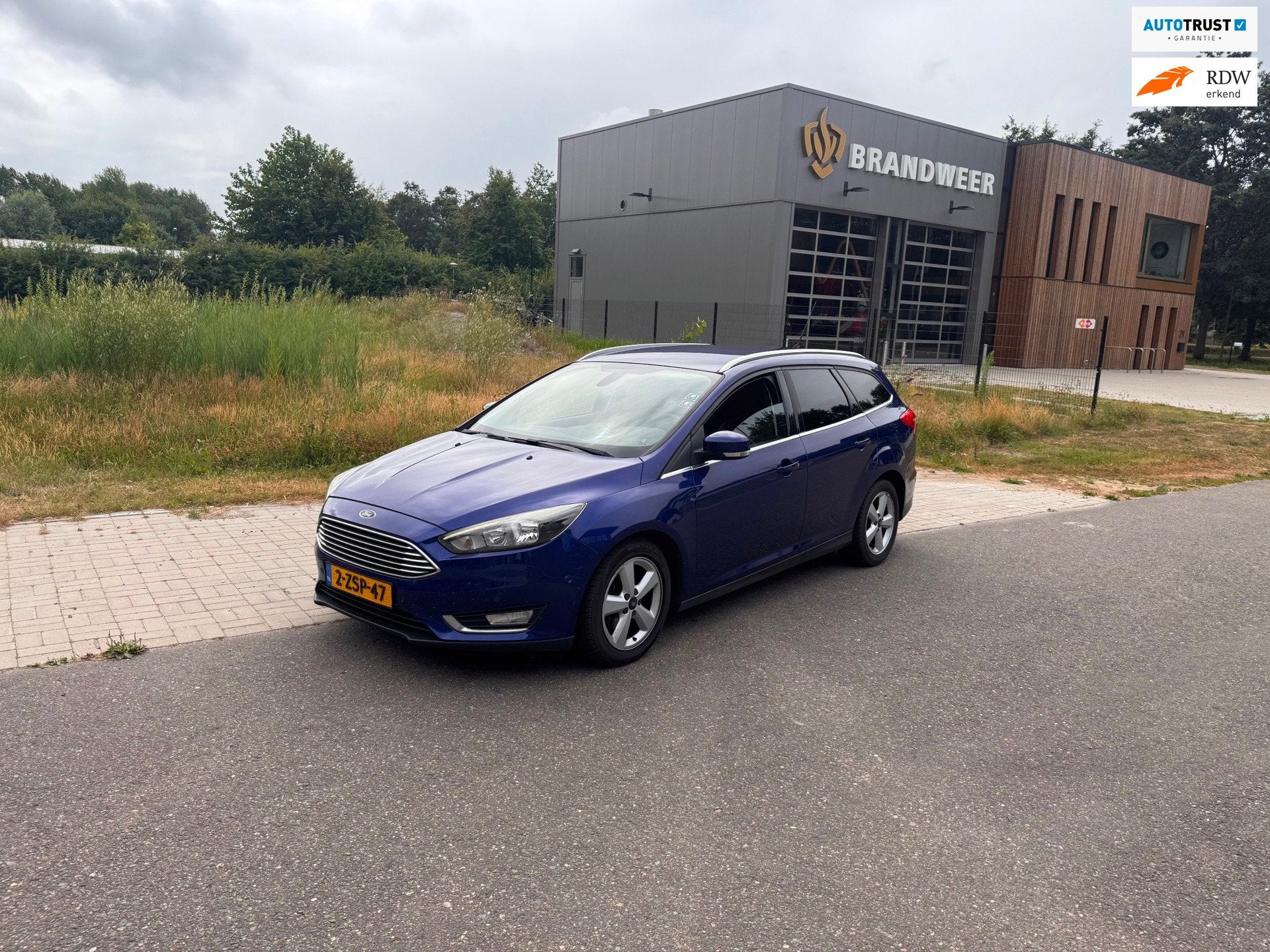 Ford Focus Wagon 1.5 TDCI Titanium Edition Clima.Navi, Auto's, Gebruikt, 4 cilinders, Blauw, Origineel Nederlands