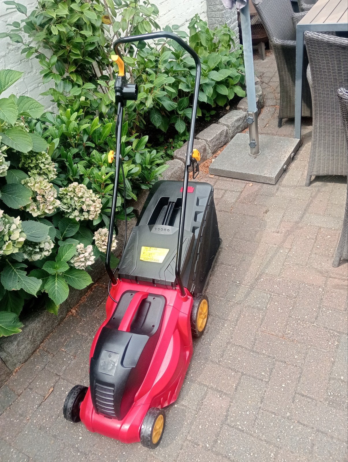 grasmaaier elektrisch scherp mes, Ophalen of Verzenden, Gebruikt