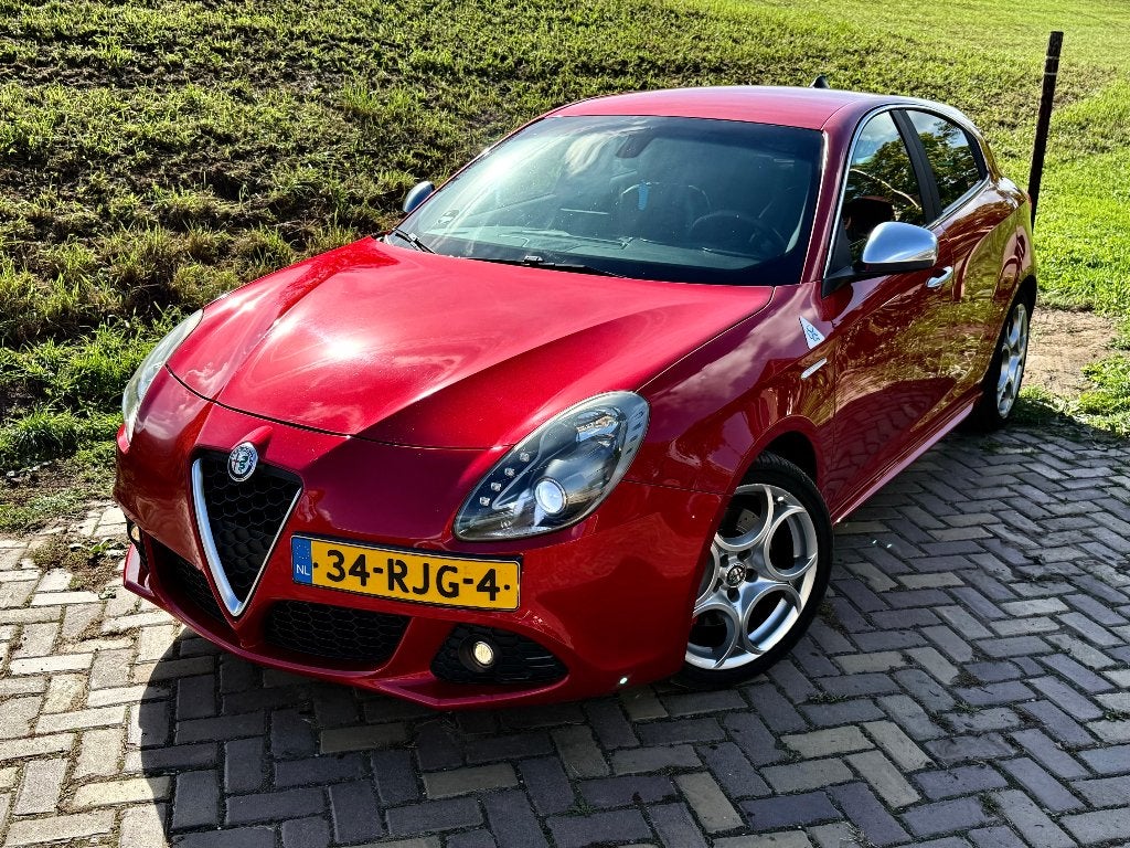 Alfa Romeo Giulietta 1.750 TBI Rosso Competizione Lees tekst, Euro 5, 4 cilinders, Bedrijf, Handgeschakeld