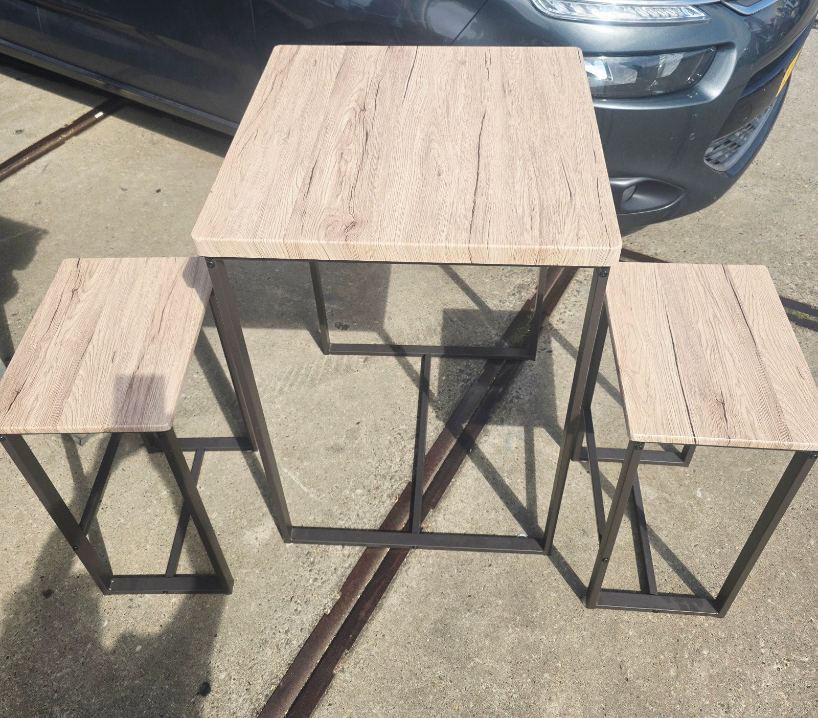 Compacte bartafel met 2 krukken - Industrieel design, Minder dan 50 cm, Vierkant, Tot twee personen, Minder dan 50 cm