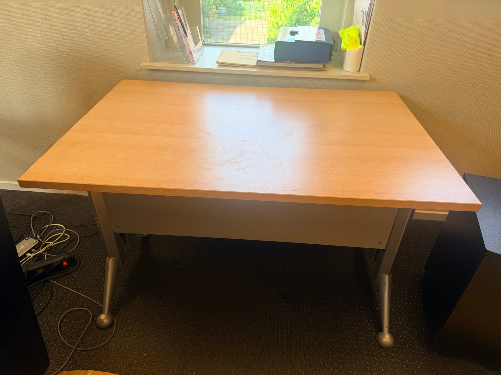 Houten bureau met metalen poten, Ophalen, Overige typen, Gebruikt, 120 cm