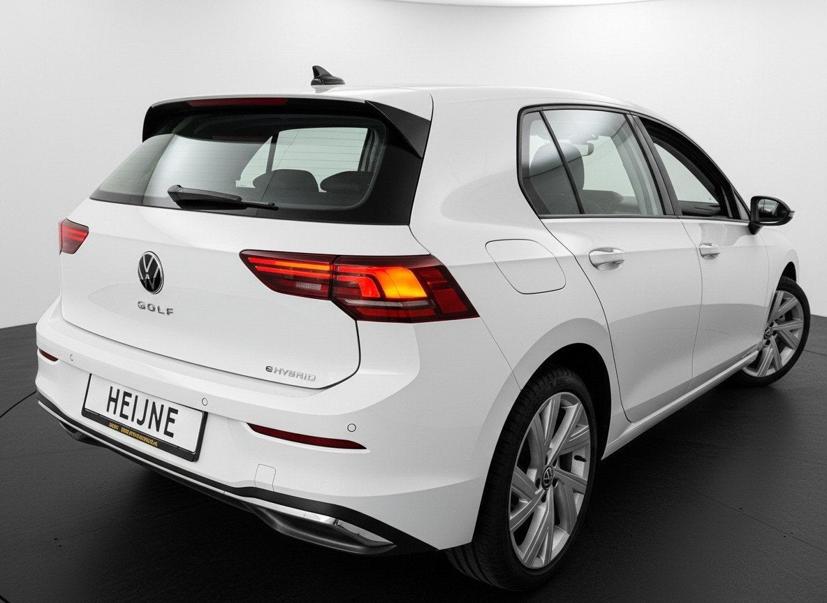 Volkswagen Golf 1.5 eHybrid 204PK PHEV STYLE EDITION CAMERA/, 12 maanden, Zwart, 4 cilinders, Wit