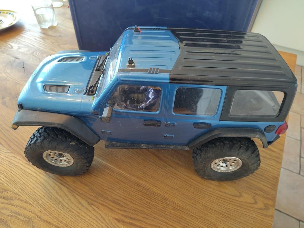 Axial SCX10 Jeep Wrangler Rubicon RC Crawler Gebruikt, Hobby en Vrije tijd, Modelbouw | Radiografisch | Auto's, Gebruikt, Auto offroad